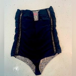 Acacia swimwear strapless, one piece women’s size large.